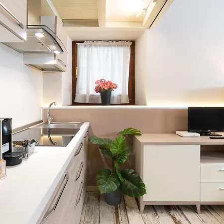 Apartment Romeo And Juliet *