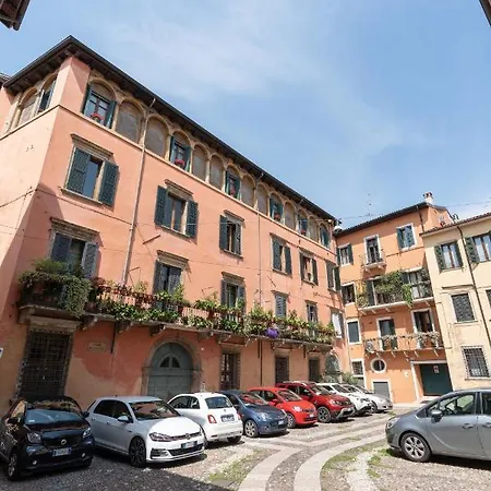 Apartment Romeo And Juliet *