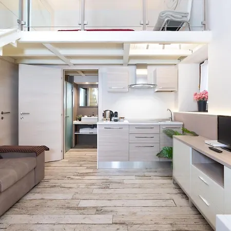 Romeo And Juliet Apartment *